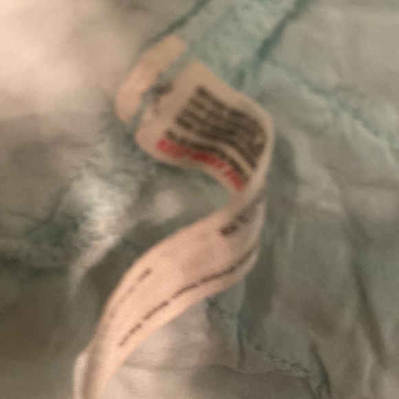 2 tiny stains front not noticeable when wearing - Picture 5 of 5